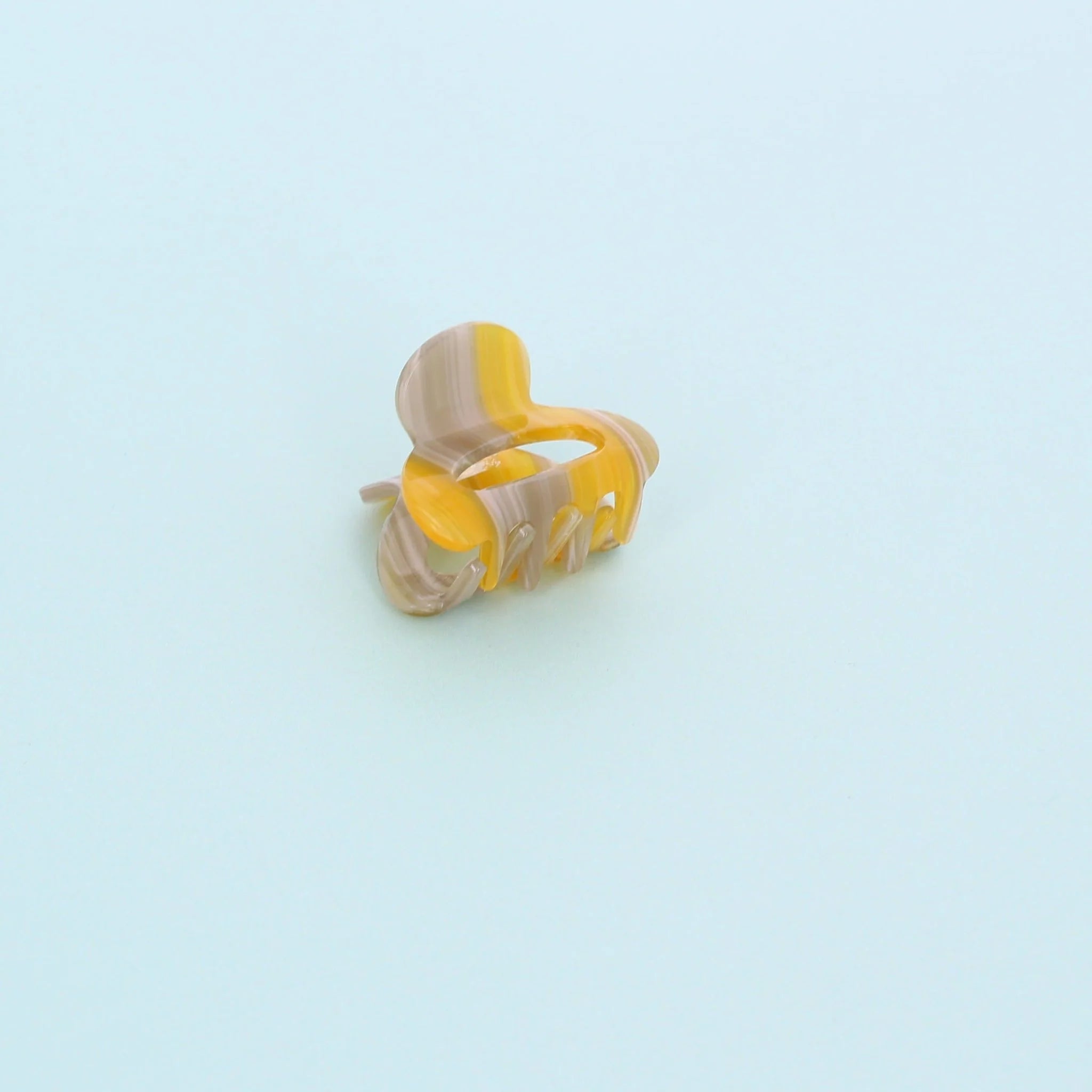 Millie Mae "Barley Sugar" Yellow Small Claw Clip