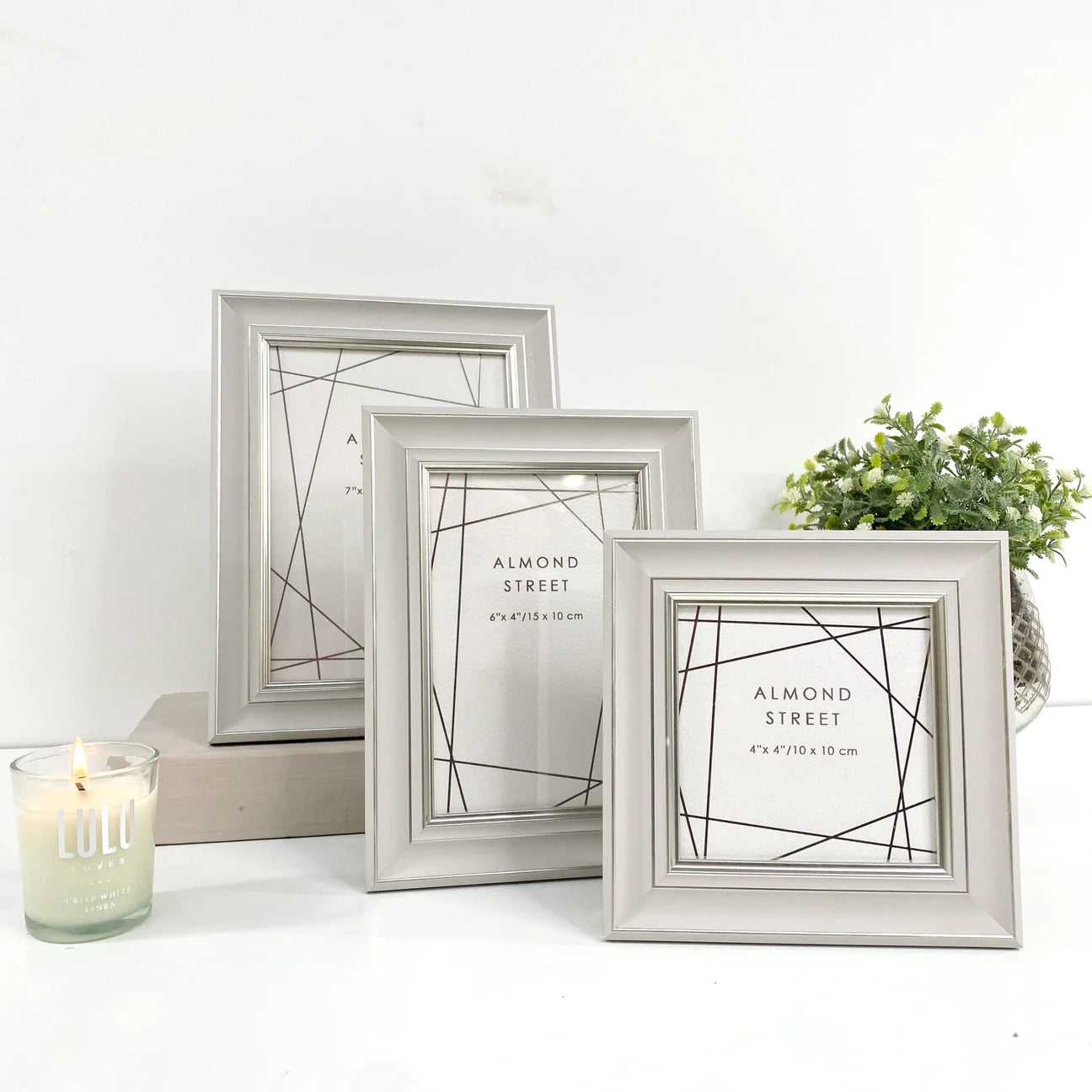 Art Marketing "4x4" White & Silver Edge Frame